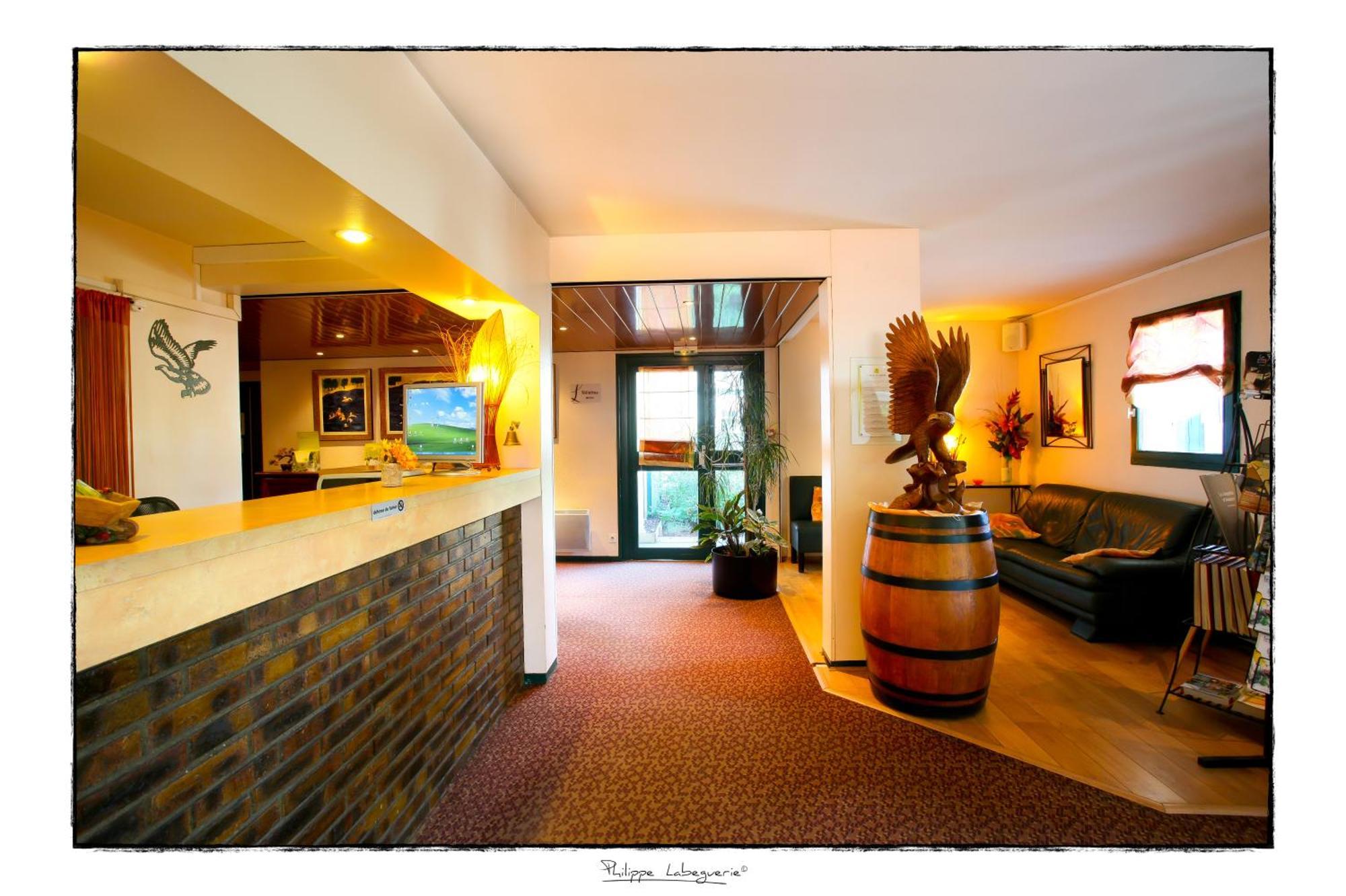 Logis Hotel Horus Restaurant Les Bruyeres Toulenne Экстерьер фото