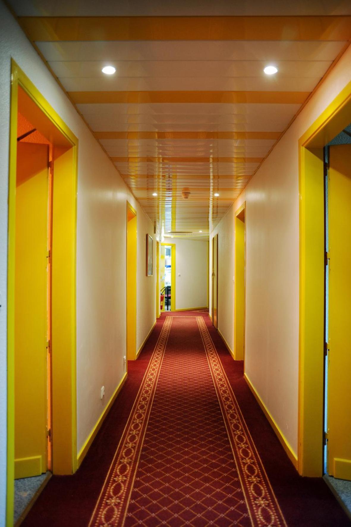 Logis Hotel Horus Restaurant Les Bruyeres Toulenne Экстерьер фото
