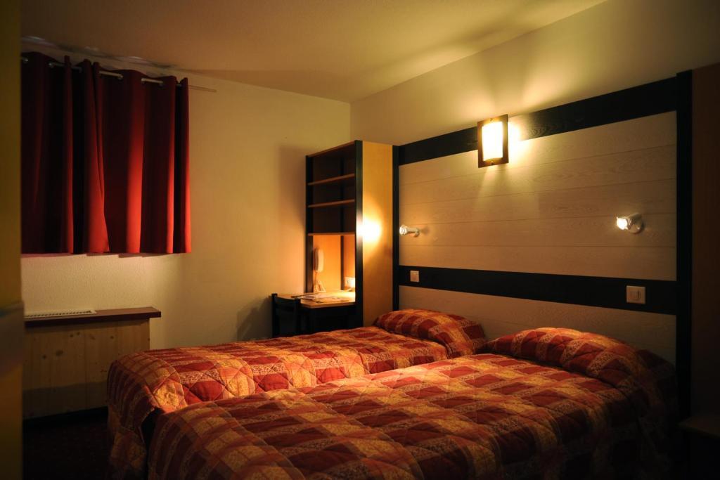 Logis Hotel Horus Restaurant Les Bruyeres Toulenne Номер фото