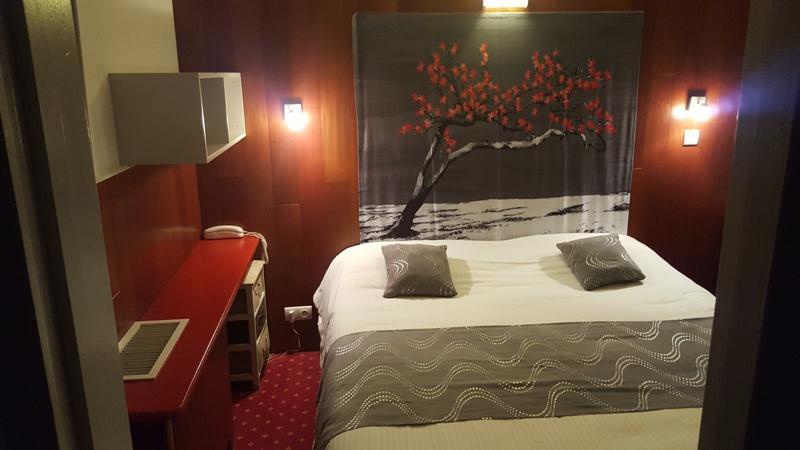 Logis Hotel Horus Restaurant Les Bruyeres Toulenne Экстерьер фото