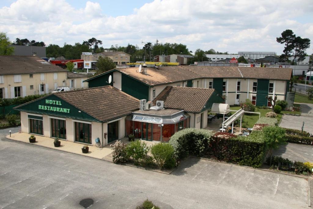 Logis Hotel Horus Restaurant Les Bruyeres Toulenne Экстерьер фото