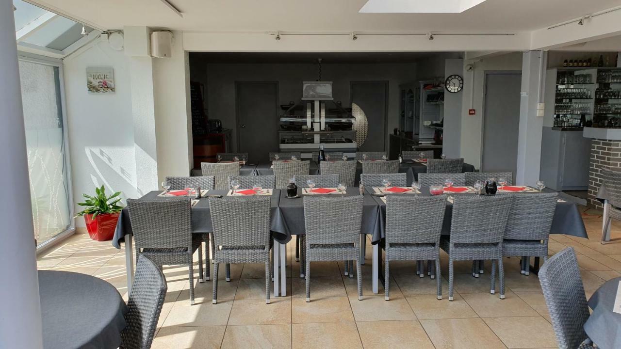 Logis Hotel Horus Restaurant Les Bruyeres Toulenne Экстерьер фото