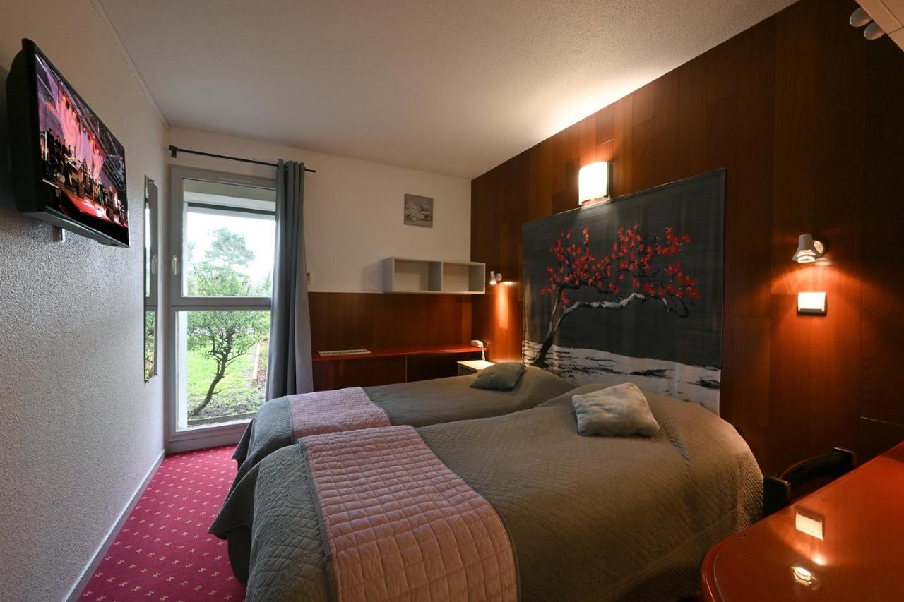 Logis Hotel Horus Restaurant Les Bruyeres Toulenne Экстерьер фото